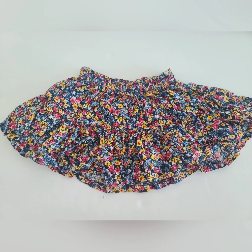 Old Navy Baby Girl Short Denim Flower Skirt Size 12 -18 Months